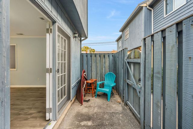 401 10th Ave S Apt A1, Myrtle Beach, SC 29577