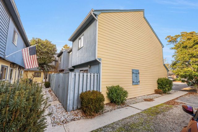 401 10th Ave S Apt A1, Myrtle Beach, SC 29577