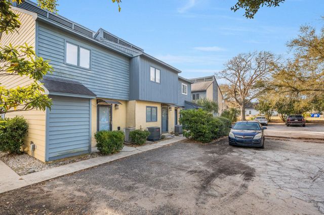 401 10th Ave S Apt A1, Myrtle Beach, SC 29577