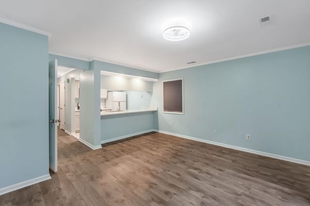 401 10th Ave S Apt A1, Myrtle Beach, SC 29577