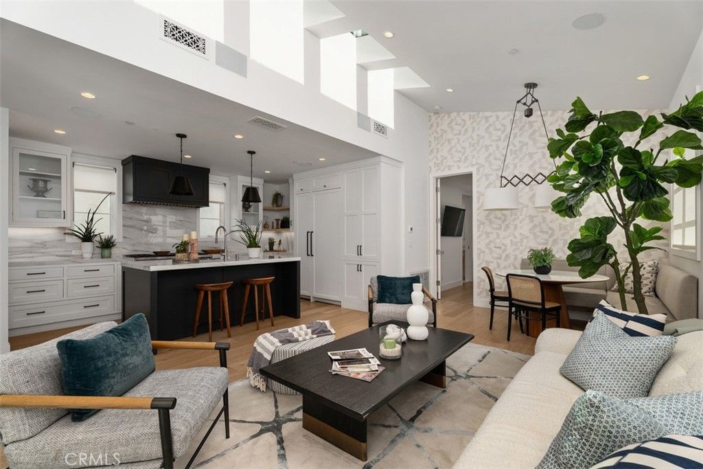 418 1/2 Larkspur, Corona Del Mar, CA 92625 — exterior