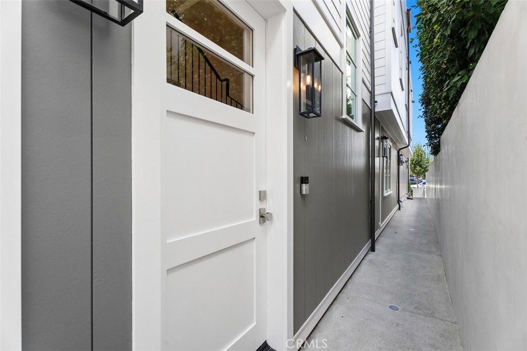 418 1/2 Larkspur, Corona Del Mar, CA 92625 — photo 3