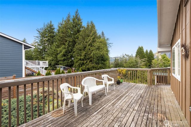 8516 375th Avenue SE, Snoqualmie, WA 98065