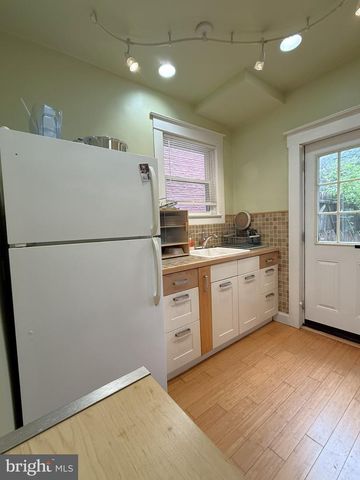 40 N PLUM ST, Lancaster, PA 17602