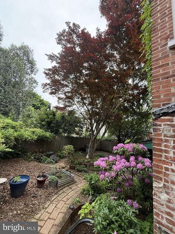 40 N PLUM ST, Lancaster, PA 17602