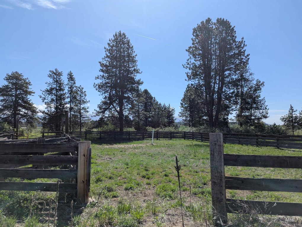 1001 S Mission, McCall, ID 83638 photo 15