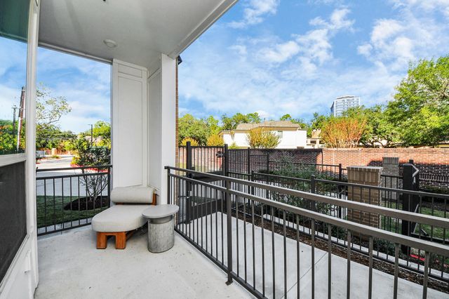 15635 Memorial Drive 340, Houston, TX 77079