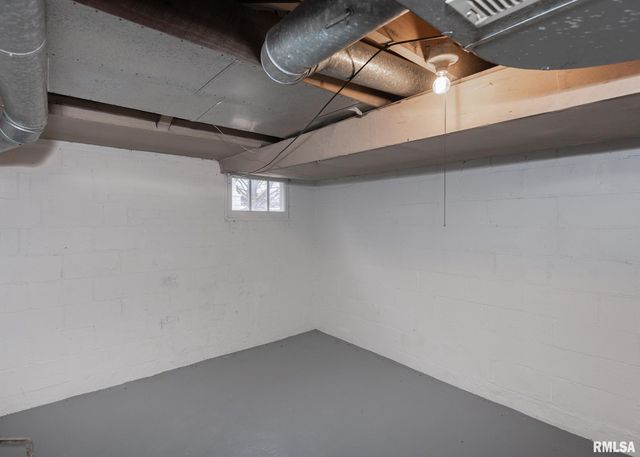 2416 12TH Street, Moline, IL 61265