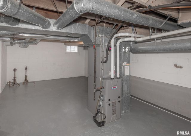 2416 12TH Street, Moline, IL 61265