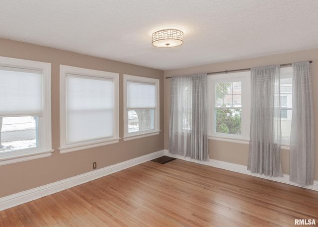 2416 12TH Street, Moline, IL 61265