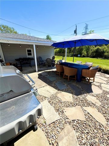 86 Cranburne Lane, Amherst, NY 14221