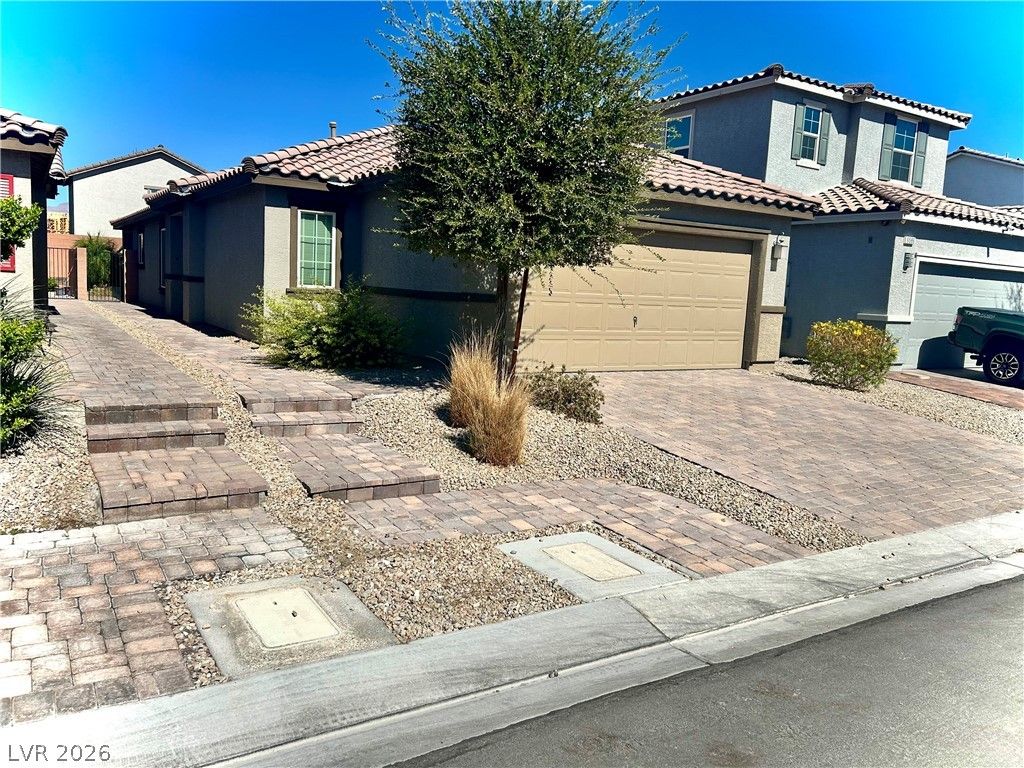 6594 Secret Grove Avenue, Las Vegas, NV 89130 — photo 2