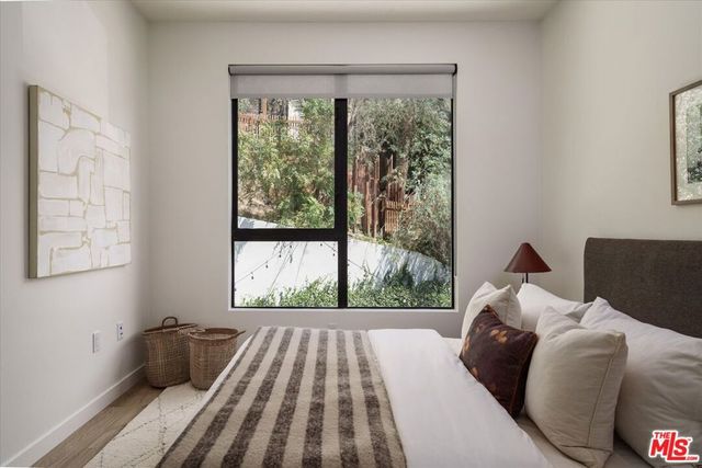 1507 W Morra Drive, Los Angeles, CA 90026