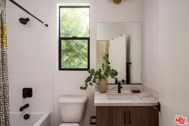 1507 W Morra Drive, Los Angeles, CA 90026