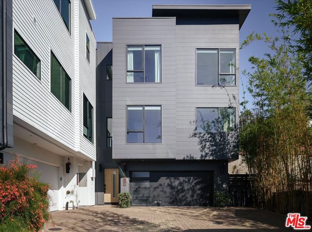 1507 W Morra Drive, Los Angeles, CA 90026