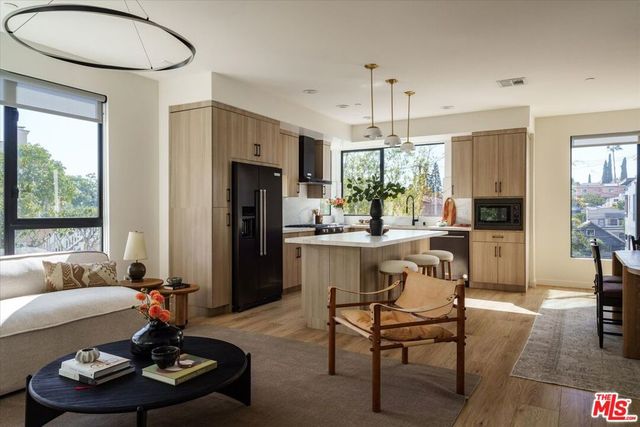 1507 W Morra Drive, Los Angeles, CA 90026