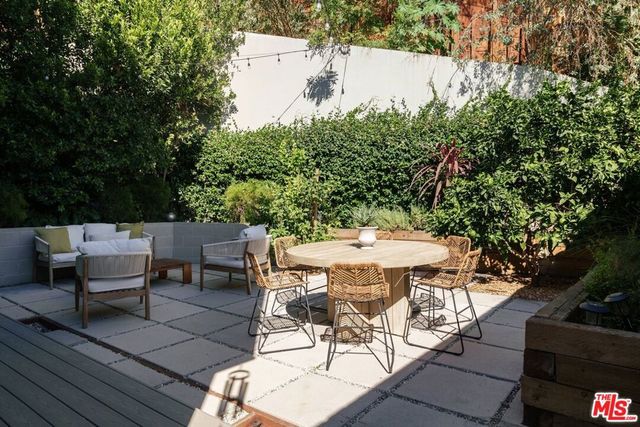 1507 W Morra Drive, Los Angeles, CA 90026
