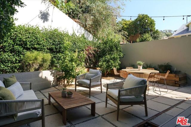1507 W Morra Drive, Los Angeles, CA 90026
