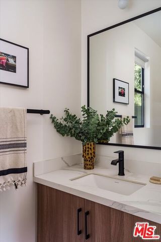 1507 W Morra Drive, Los Angeles, CA 90026