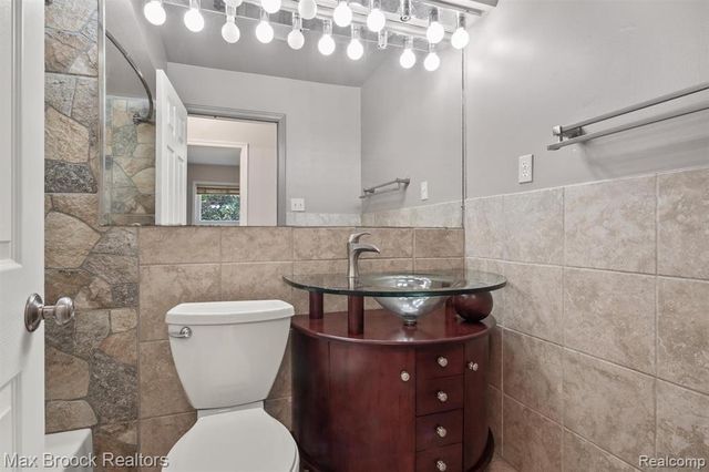 5312 Cambourne Place, West Bloomfield, MI 48322