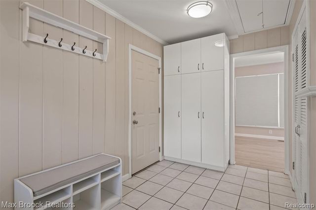5312 Cambourne Place, West Bloomfield, MI 48322
