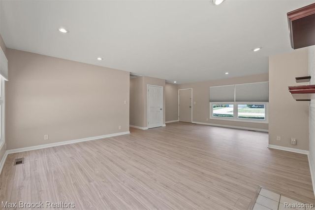 5312 Cambourne Place, West Bloomfield, MI 48322