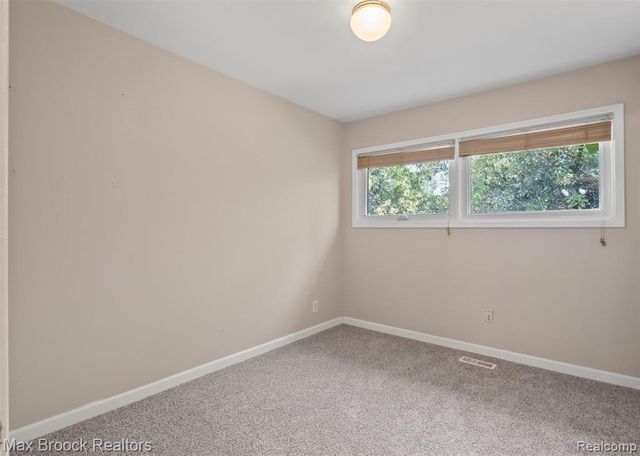 5312 Cambourne Place, West Bloomfield, MI 48322