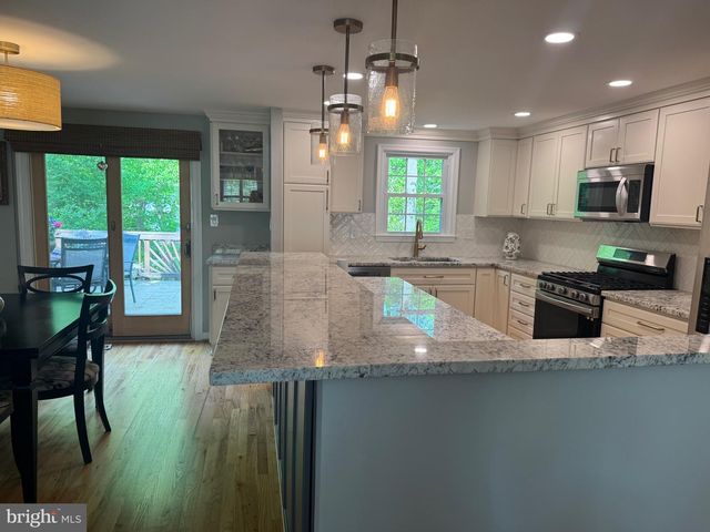 4929 BEXLEY LN, Fairfax, VA 22032