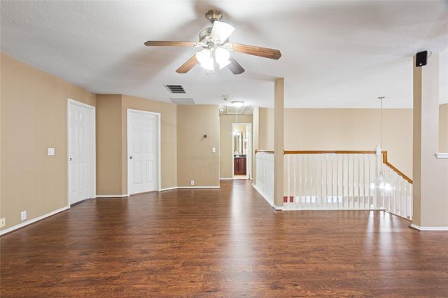 10306 Logan Bridge Lane, Sugar Land, TX 77498