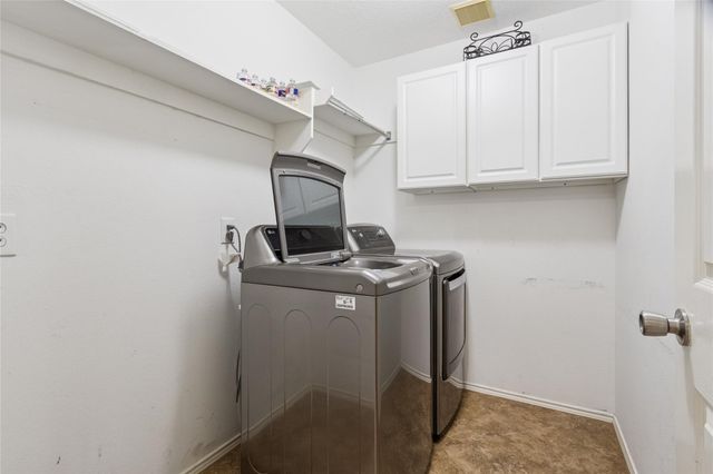 10306 Logan Bridge Lane, Sugar Land, TX 77498