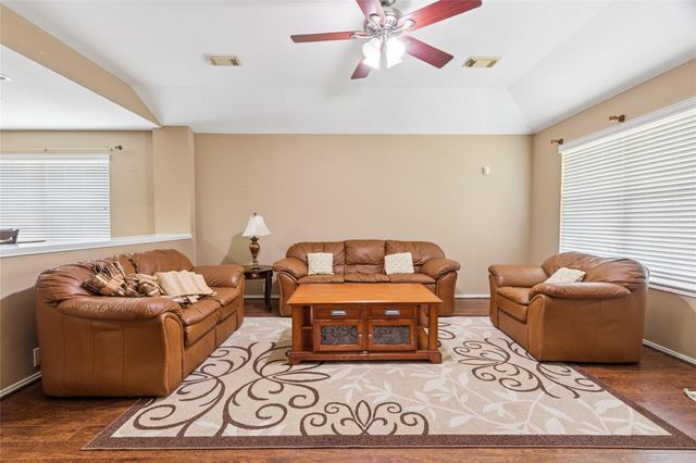 10306 Logan Bridge Lane, Sugar Land, TX 77498