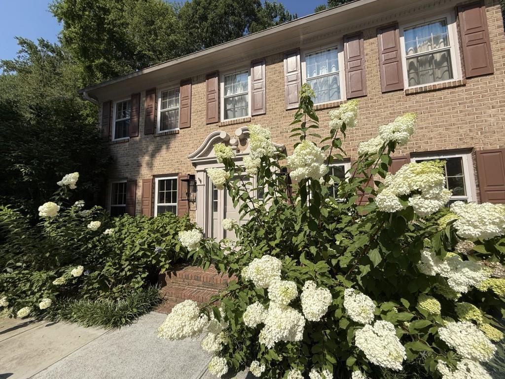 5382 Lanford Springs Court, Lilburn, GA 30047