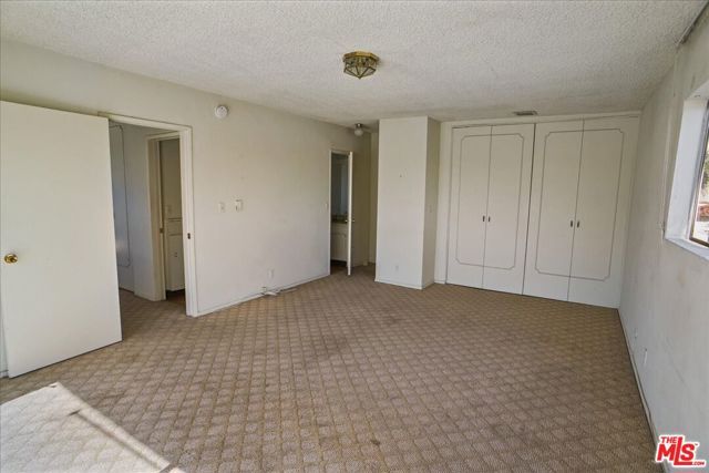 6082 Cashio Street, Los Angeles, CA 90035