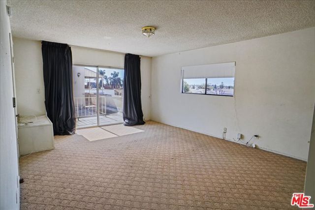 6082 Cashio Street, Los Angeles, CA 90035