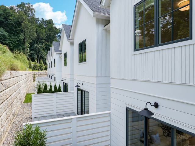 783 Post Road East 201, Westport, CT 06880