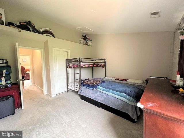 2386 WOODLAND POND LN, Herndon, VA 20171