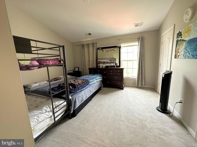 2386 WOODLAND POND LN, Herndon, VA 20171