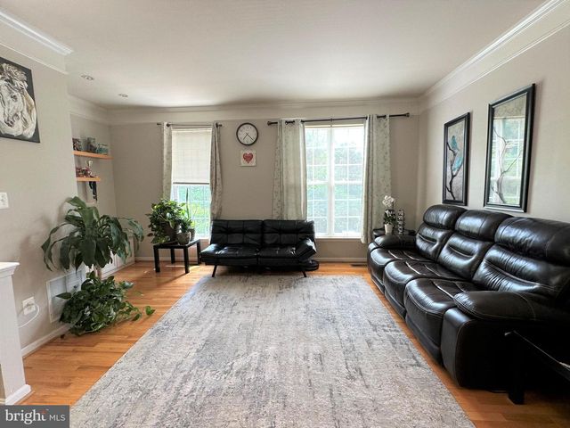 2386 WOODLAND POND LN, Herndon, VA 20171