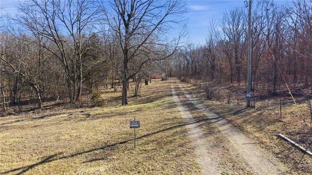 1059 SW 1301 Road, Holden, MO 64040