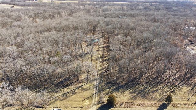 1059 SW 1301 Road, Holden, MO 64040