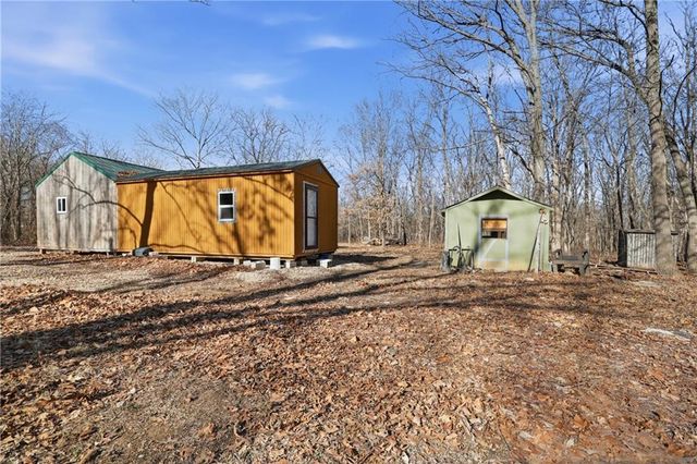 1059 SW 1301 Road, Holden, MO 64040