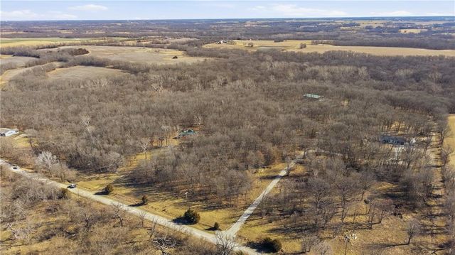 1059 SW 1301 Road, Holden, MO 64040