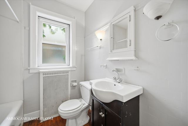 2045 W Farragut Avenue 3, Chicago, IL 60625