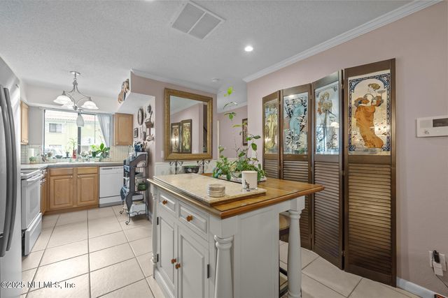 5811 ATLANTIC Boulevard 25, Jacksonville, FL 32207