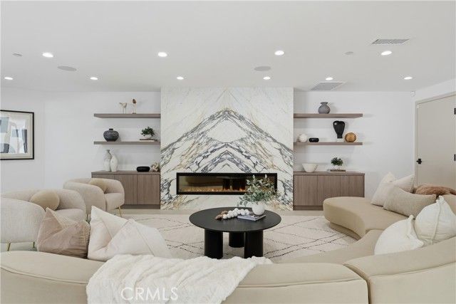 2638 Zorada Drive, Los Angeles, CA 90046