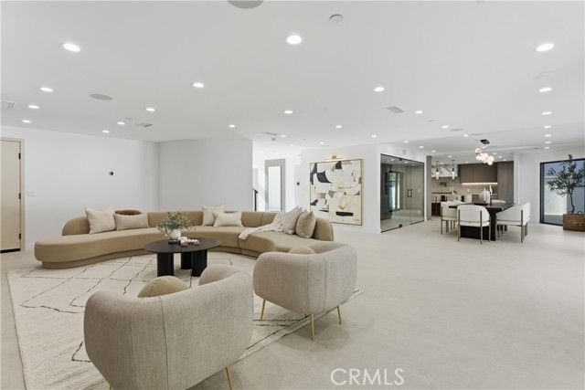 2638 Zorada Drive, Los Angeles, CA 90046