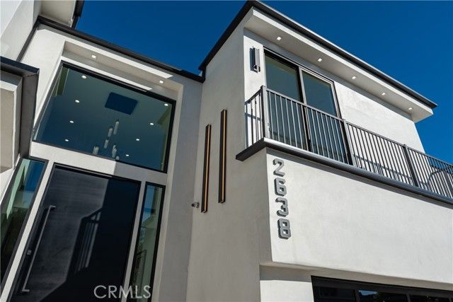 2638 Zorada Drive, Los Angeles, CA 90046