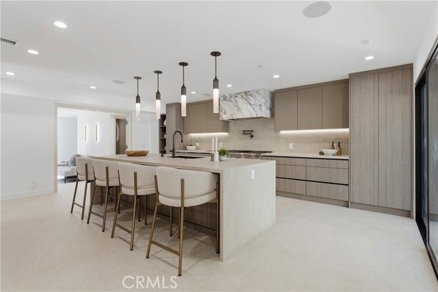 2638 Zorada Drive, Los Angeles, CA 90046