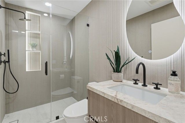 2638 Zorada Drive, Los Angeles, CA 90046