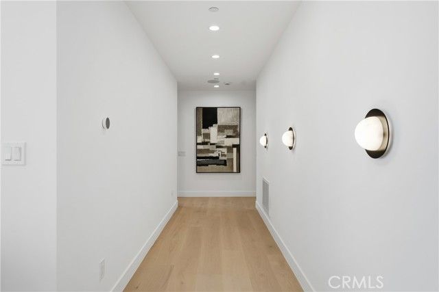 2638 Zorada Drive, Los Angeles, CA 90046